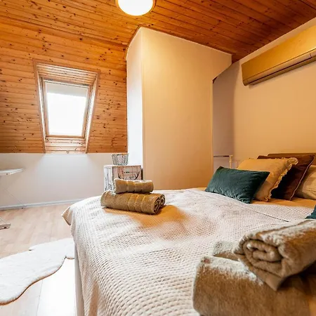 Apartament Mezonet Na Namesti *