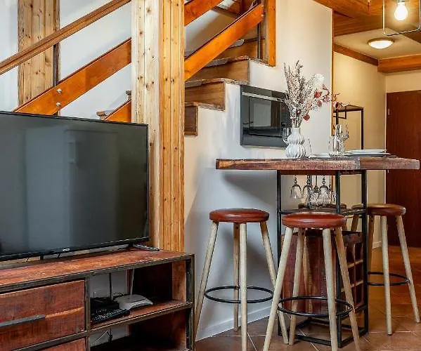 Mezonet Na Namesti 아파트 *